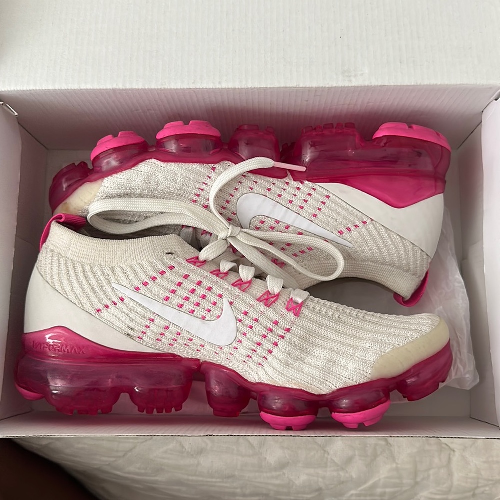 pink nike vapor max shoes